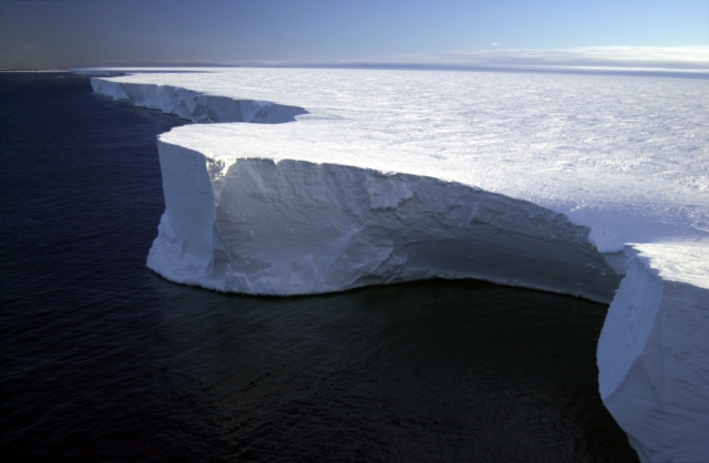 Antarctica_ice_shelves